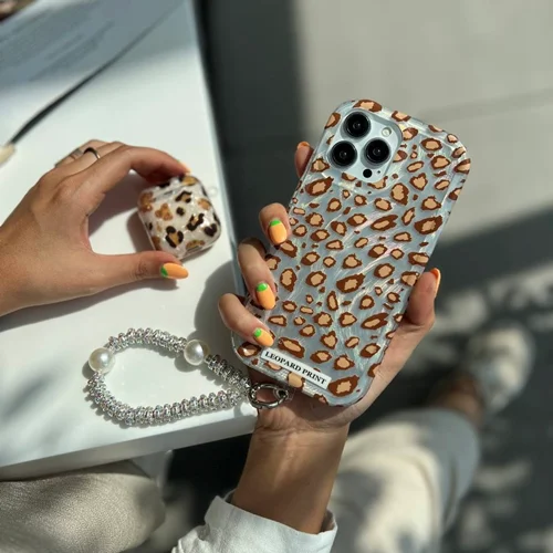 قاب پلنگی براش همراه با آویز توپی مرواریدی کد C3789