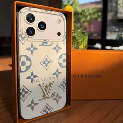 LV hologram c4674